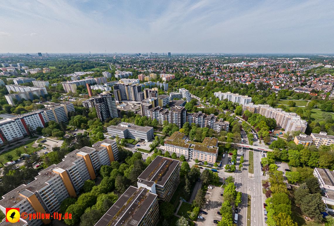 09.05.2023 - Marx-zentrum mit Karl-Marx-Ring 52-62 und 53-57 in Neuperlach
